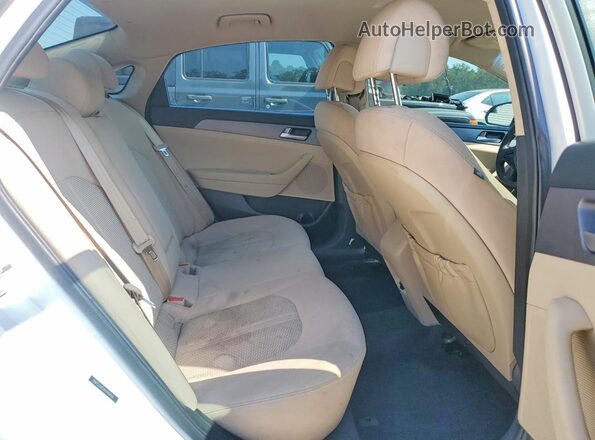 5NPE24AF0HH499164 2017 HYUNDAI SONATA White Vista de los asientos traseros