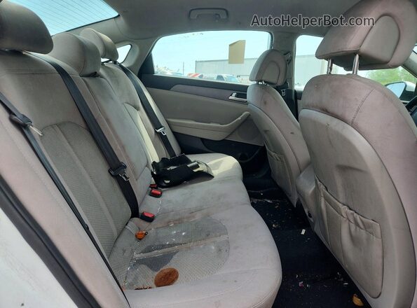5NPE24AF0HH586627 2017 HYUNDAI SONATA White Вид задніх сидінь