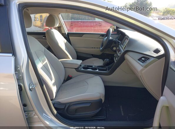 5NPE24AF0KH758923 2019 HYUNDAI SONATA Silver წინა სალონის ხედი