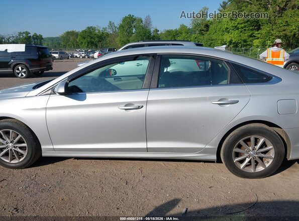 5NPE24AF0KH758923 2019 HYUNDAI SONATA Silver სალონის 360-გრადუსიანი ხედი