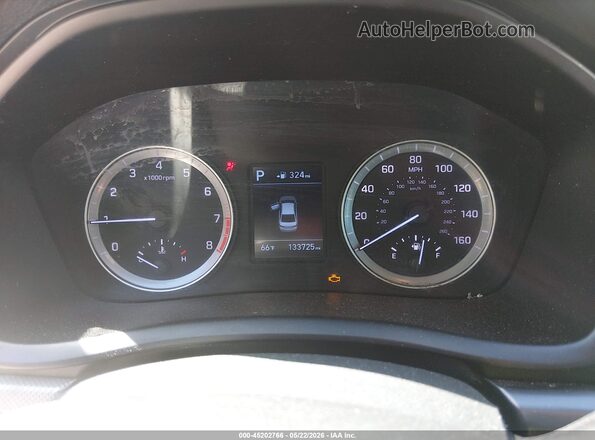 5NPE24AF1JH642967 2018 HYUNDAI SONATA Red Widok tylnych siedzeń