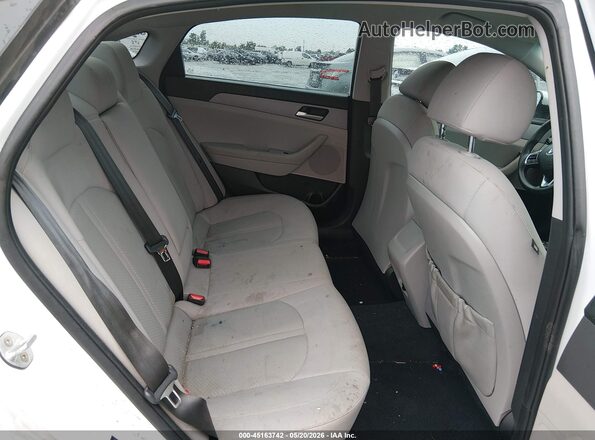 5NPE24AF1JH700415 2018 HYUNDAI SONATA White Vista de la etiqueta del VIN