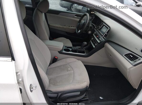 5NPE24AF1JH700415 2018 HYUNDAI SONATA White Vista interior delantera