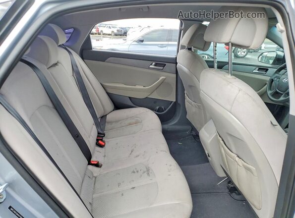 5NPE24AF2HH447499 2017 HYUNDAI SONATA Silver უკანა სავარძლების ხედი