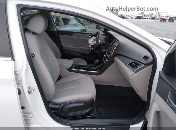 5NPE24AF2JH606575 2018 HYUNDAI SONATA White Vista interior delantera