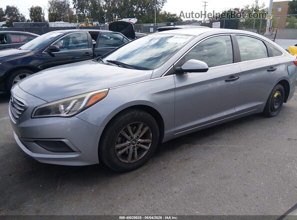 5NPE24AF3HH530441 2017 HYUNDAI SONATA Silver Առջևի ձախ երեք քառորդ տեսարան