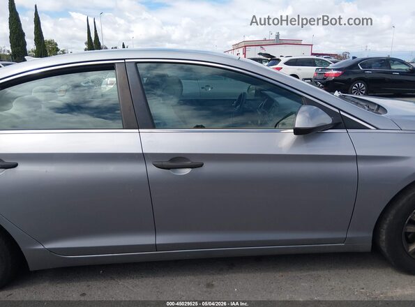 5NPE24AF3HH530441 2017 HYUNDAI SONATA Silver Սարքավորումների վահանակի տեսք