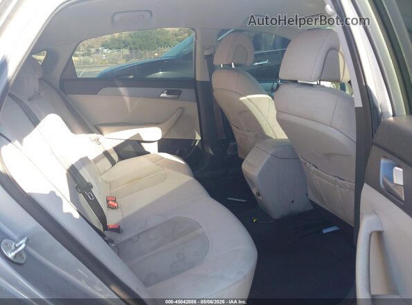 5NPE24AF3HH580689 2017 HYUNDAI SONATA Silver VIN sticker view