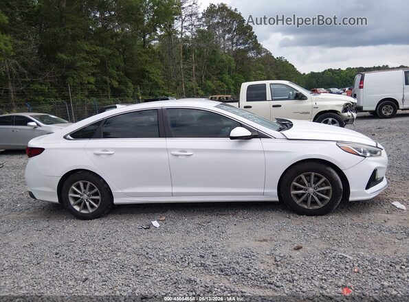 5NPE24AF4JH675929 2018 HYUNDAI SONATA White Rear interior view