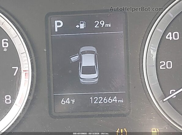 5NPE24AF4JH713935 2018 HYUNDAI SONATA Silver 