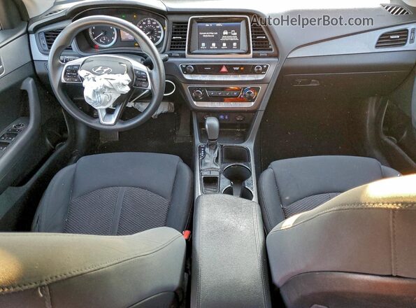 5NPE24AF4KH743678 2019 HYUNDAI SONATA White Вид панелі приладів