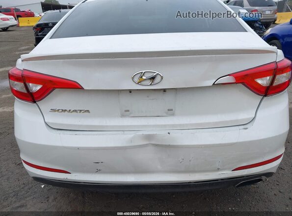 5NPE24AF5GH337268 2016 HYUNDAI SONATA White Rear interior view
