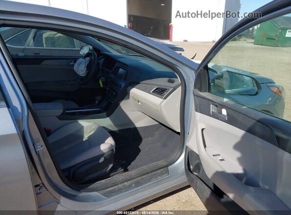 5NPE24AF5GH416245 2016 HYUNDAI SONATA Silver Front interior view