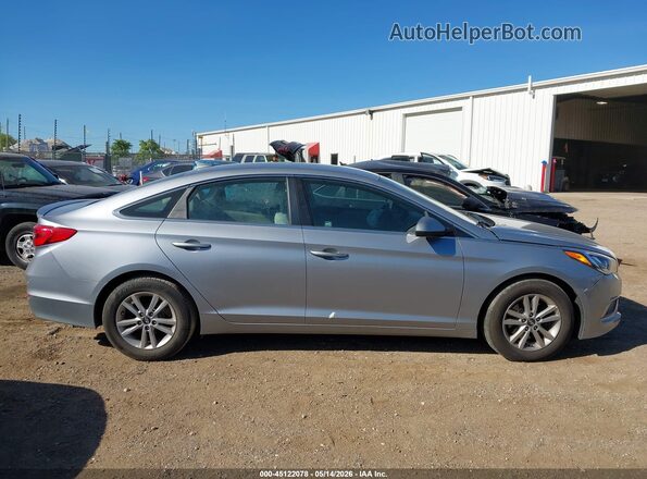 5NPE24AF5GH416245 2016 HYUNDAI SONATA Silver Rear interior view