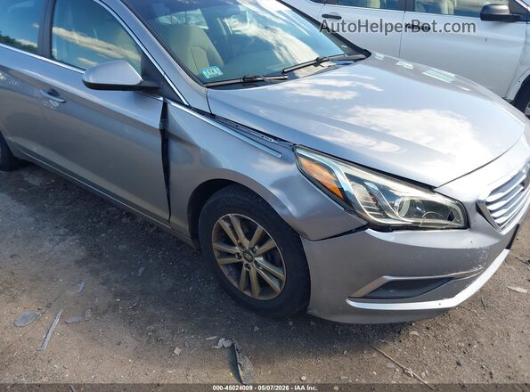 5NPE24AF6HH524424 2017 HYUNDAI SONATA Gray Widok z przodu