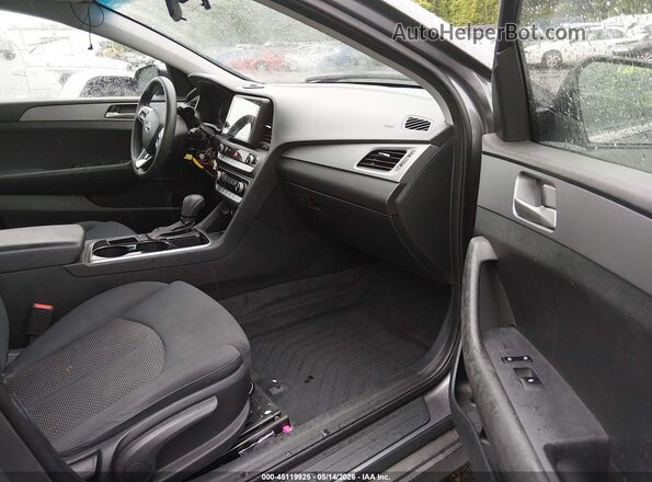 5NPE24AF6JH666598 2018 HYUNDAI SONATA Gray Front interior view