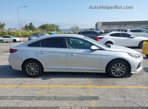 5NPE24AF6JH671686 2018 HYUNDAI SONATA Silver Widok wnętrza z tyłu