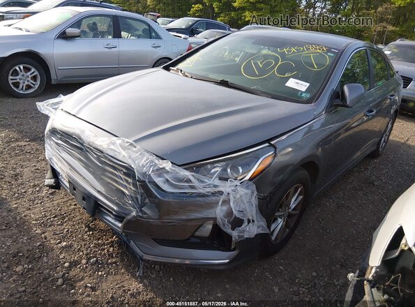 5NPE24AF6JH694546 2018 HYUNDAI SONATA Gray Vista tres cuartos delantera izquierda
