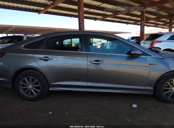 5NPE24AF6KH796124 2019 HYUNDAI SONATA Gray Вид задньої частини салону