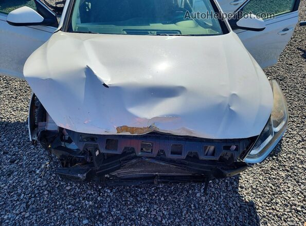 5NPE24AF7KH745084 2019 HYUNDAI SONATA White Rear interior view