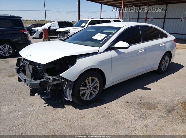 5NPE24AF8GH267264 2016 HYUNDAI SONATA Белый Передняя левая четверть
