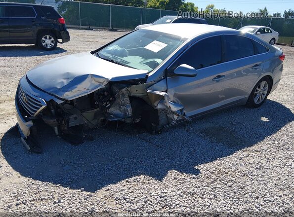 5NPE24AF8HH526062 2017 HYUNDAI SONATA Silver Vista tres cuartos delantera izquierda