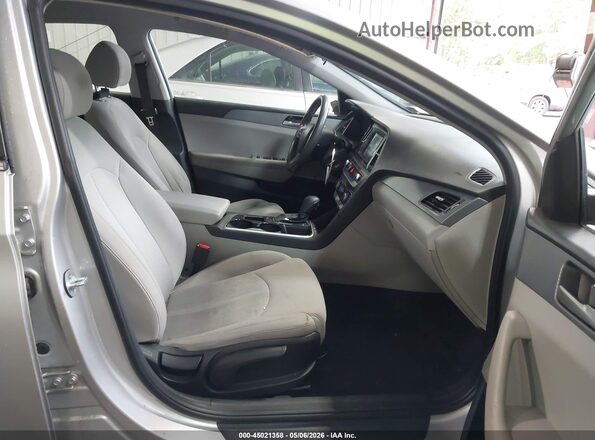 5NPE24AF8JH615264 2018 HYUNDAI SONATA Silver Vista interior delantera