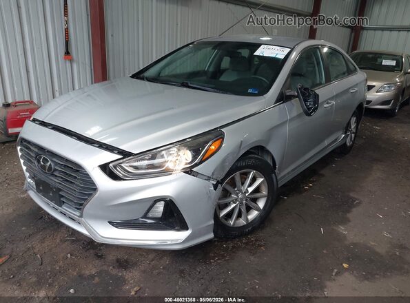 5NPE24AF8JH615264 2018 HYUNDAI SONATA Silver Vista tres cuartos delantera izquierda