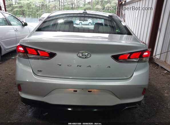 5NPE24AF8JH615264 2018 HYUNDAI SONATA Silver 