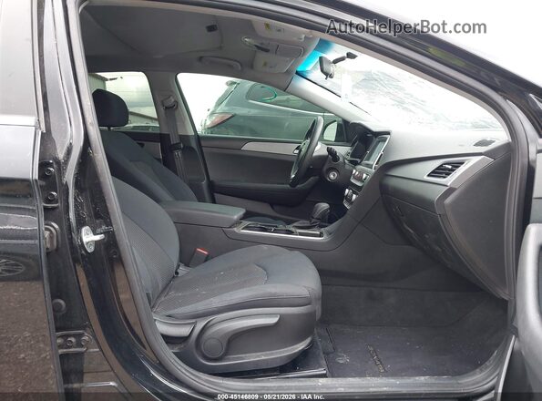 5NPE24AF8JH635546 2018 HYUNDAI SONATA Black Widok wnętrza z przodu