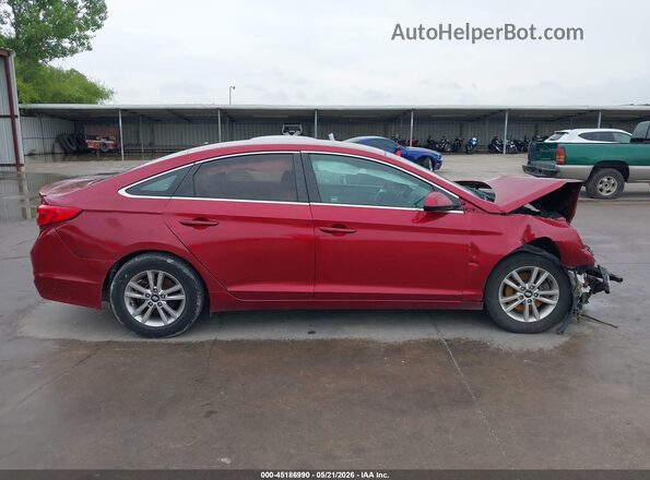 5NPE24AF9GH418693 2016 HYUNDAI SONATA Красный Вид задней части салона