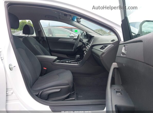5NPE24AF9KH745331 2019 HYUNDAI SONATA White Вид салону спереду