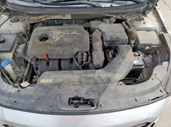 5NPE24AFXGH268352 2016 HYUNDAI SONATA Серебряный Вид задней части салона