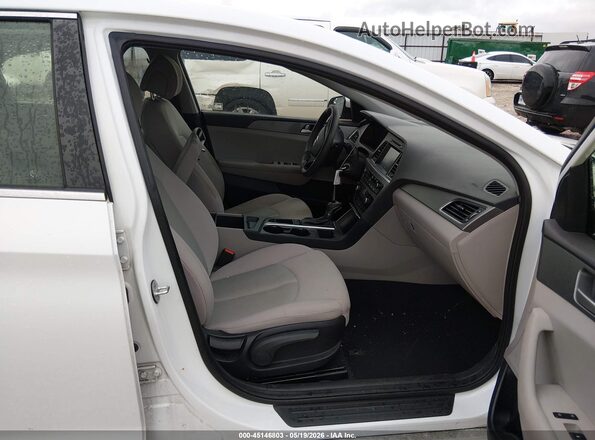 5NPE24AFXGH361971 2016 HYUNDAI SONATA White Front interior view
