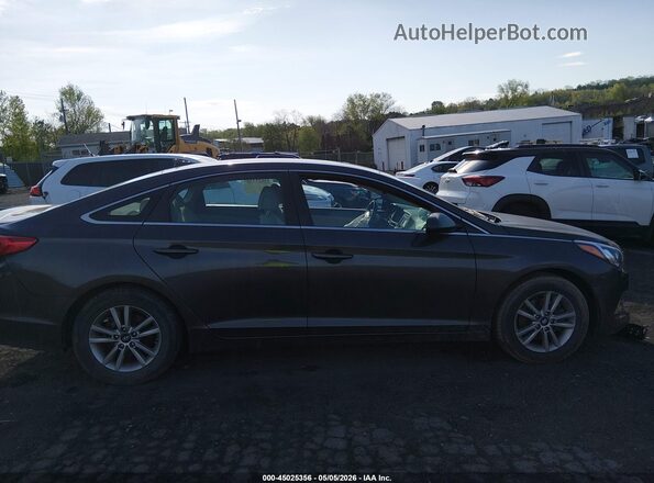 5NPE24AFXHH553361 2017 HYUNDAI SONATA Gray Вид задньої частини салону