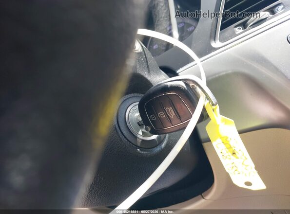 5NPE24AFXHH581807 2017 HYUNDAI SONATA Blue Dashboard view