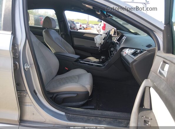 5NPE34AB5HH542696 2017 HYUNDAI SONATA Silver Սալոնի դիմացի տեսք