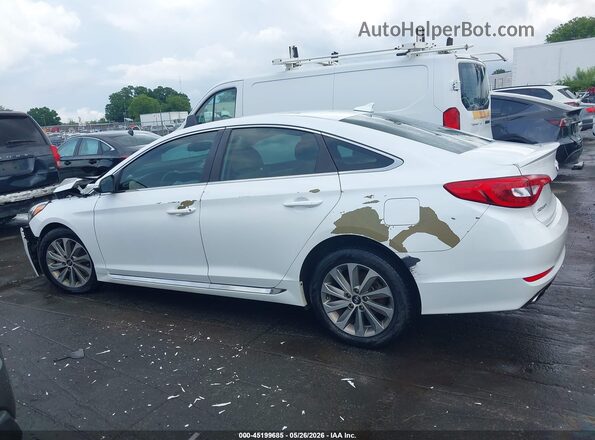 5NPE34AF0HH483026 2017 HYUNDAI SONATA White Вид задньої частини салону