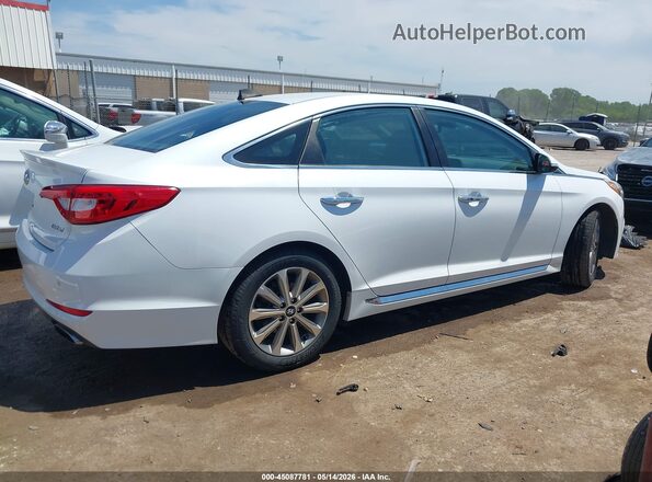 5NPE34AF3HH476538 2017 HYUNDAI SONATA Белый Вид задней части салона