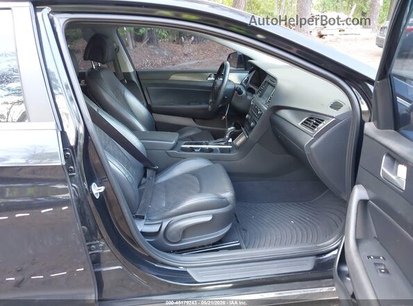5NPE34AF4HH486690 2017 HYUNDAI SONATA Black Widok wnętrza z przodu