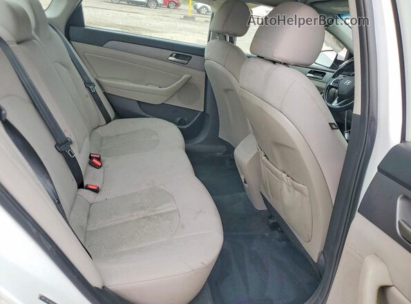 5NPE34AF4JH644824 2018 HYUNDAI SONATA White Widok tylnych siedzeń