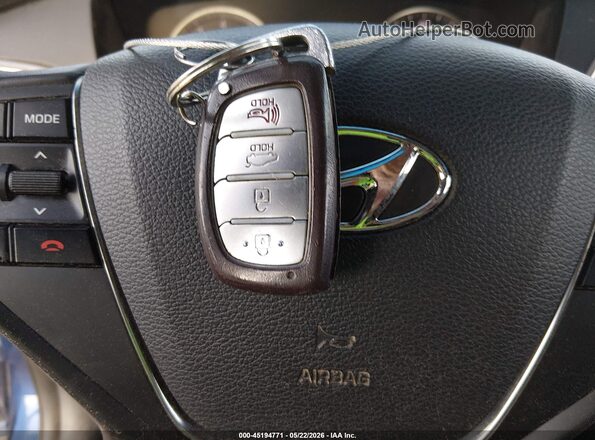 5NPE34AF7HH483265 2017 HYUNDAI SONATA Blue Widok deski rozdzielczej