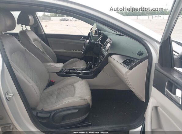5NPE34AF8HH470315 2017 HYUNDAI SONATA Silver 