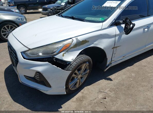 5NPE34AF9JH694375 2018 HYUNDAI SONATA White Widok z przodu