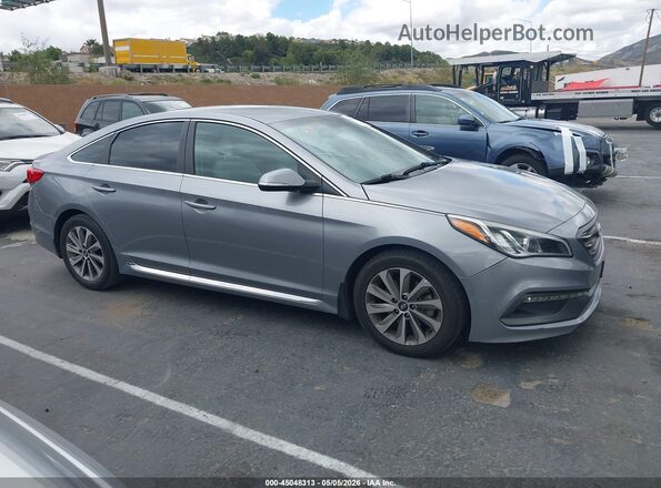 5NPE34AFXHH481476 2017 HYUNDAI SONATA Серебряный Вид задней части салона