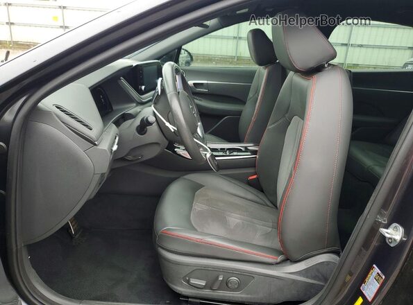 5NPEJ4J27LH011935 2020 HYUNDAI SONATA Charcoal წინა სალონის ხედი