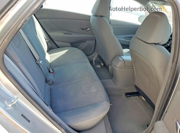 5NPLL4AG4MH045975 2021 HYUNDAI ELANTRA Серебряный Вид задних сидений