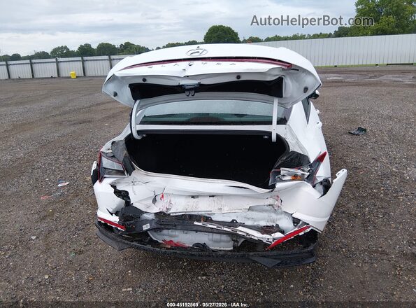 5NPLL4AG4PH110490 2023 HYUNDAI ELANTRA White Widok z przodu