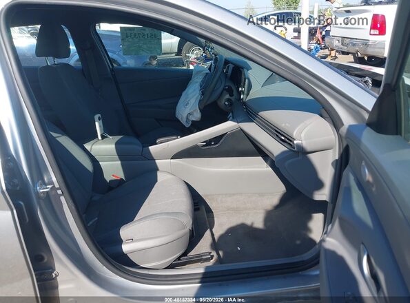 5NPLL4AG8MH016589 2021 HYUNDAI ELANTRA Silver Widok wnętrza z przodu