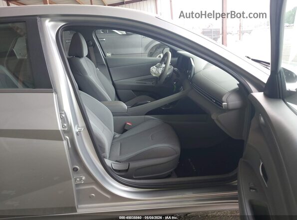 5NPLL4AG9MH047656 2021 HYUNDAI ELANTRA Silver Widok wnętrza z przodu
